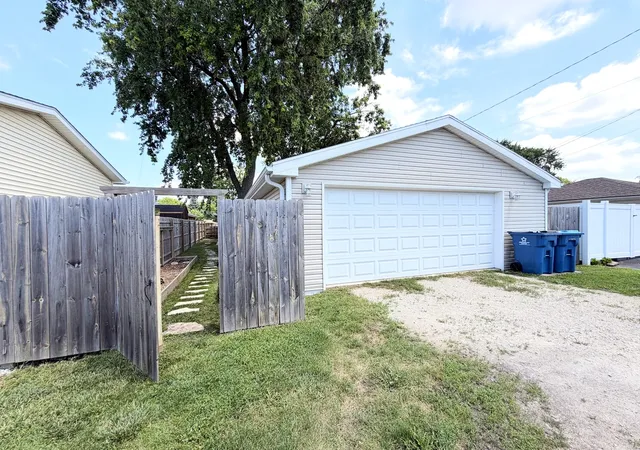 Homes for sale in Bradley, IL | 271 N Douglas St, Bradley, IL 60915 | MLS# 12696986