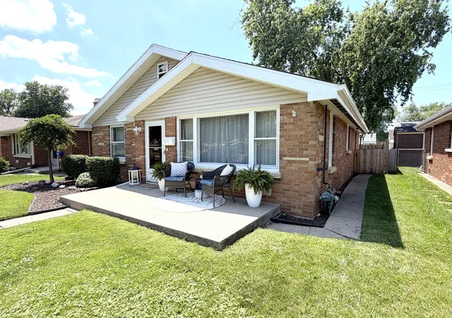 Homes for sale in Bradley, IL | 271 N Douglas St, Bradley, IL 60915 | MLS# 12696986