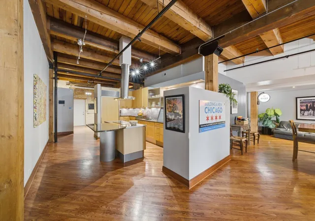 4th image of 1728 N Damen Ave, Chicago, IL 60647