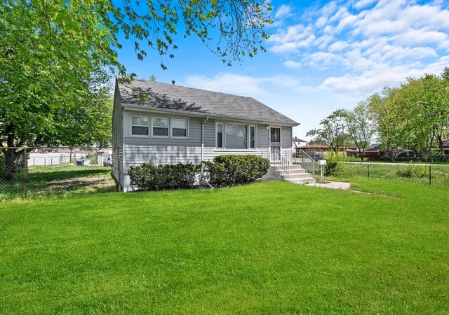3rd image of 760 Sibley Blvd, Calumet City, IL 60409 | MLS# 12697006