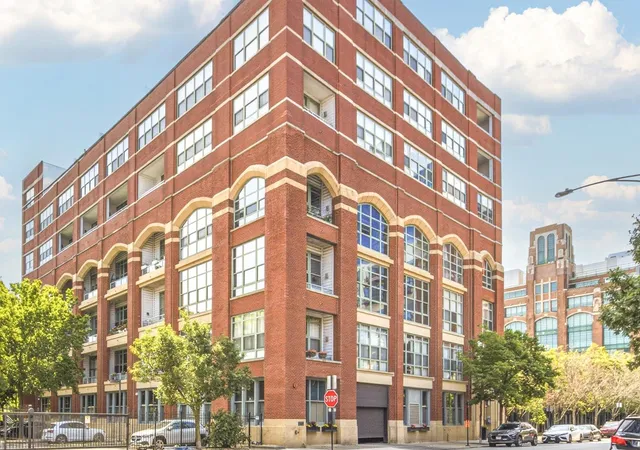 Homes for sale in Chicago, IL | 2001 S Calumet Ave #302, Chicago, IL 60616 | MLS# 12697008