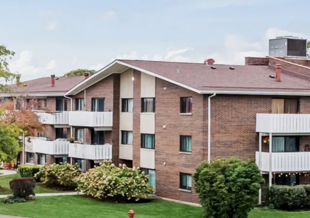 Homes for sale in Palatine, IL | 1000 Bayside Dr, Palatine, IL 60074
