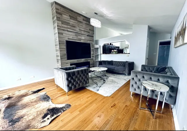 3rd image of 1330 Todd Farm Dr, Elgin, IL 60123 | MLS# 12697021