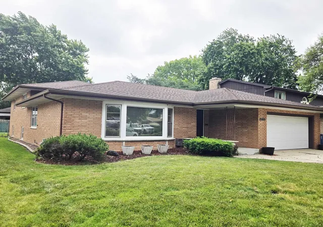 Photo 3 of Single family home for sale at 9605 S Kolin Ave, Oak Lawn, IL 60453 | MLS# 12697056 | Listing updated on 2026-09-14