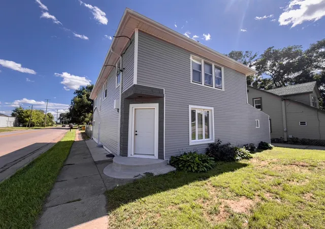1st image of 3304 W State St, Rockford, IL 61102 | MLS# 12697058