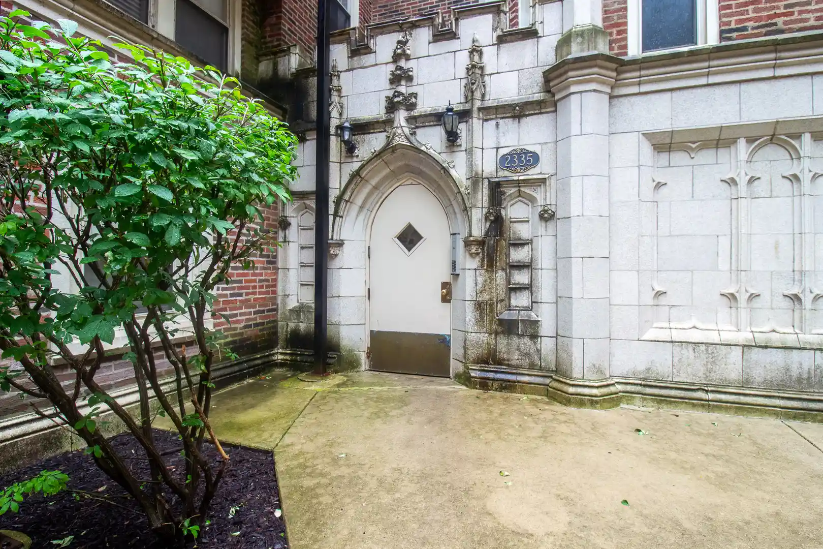 Listing Photo 2 - Condo for sale in 2335 E 70Th Pl located at 2335 E 70Th Pl, Chicago, IL 60649 - Unit #205
