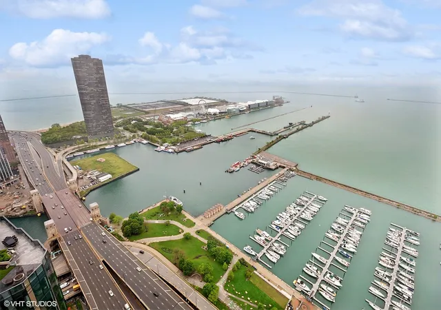 2nd image of 195 N Harbor Dr, Chicago, IL 60601