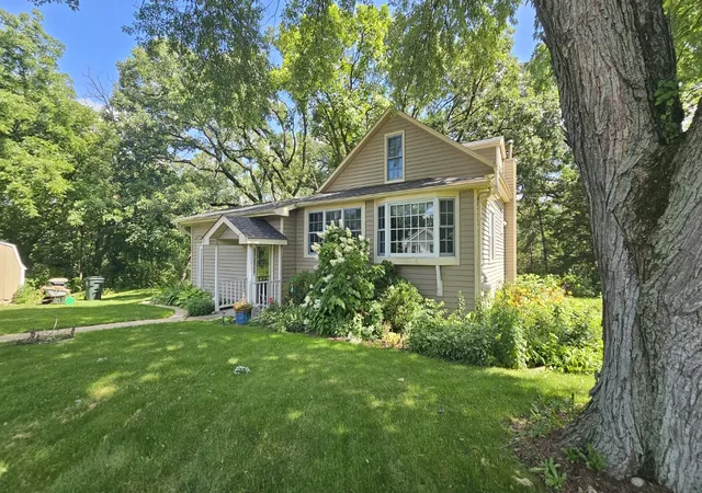 Photo 2 of Single family home for sale at 28w719 Barnes Ave, West Chicago, IL 60185 | MLS# 12697103 | Listing updated on 2026-07-28