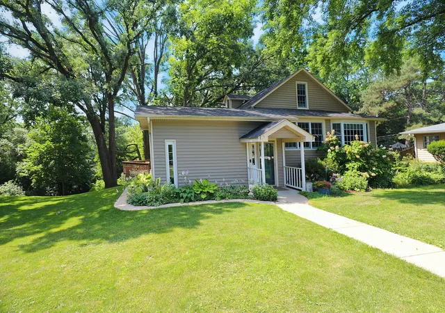 Photo 3 of Single family home for sale at 28w719 Barnes Ave, West Chicago, IL 60185 | MLS# 12697103 | Listing updated on 2026-07-28