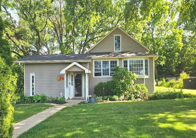 Photo 3 of Single family home for sale at 28w719 Barnes Ave, West Chicago, IL 60185 | MLS# 12697103 | Listing updated on 2026-07-28