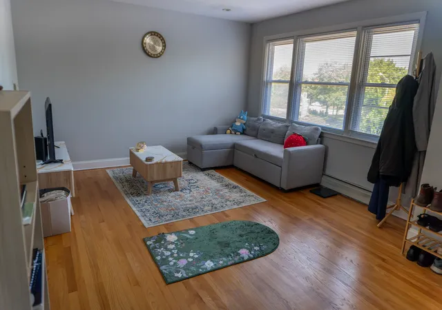 4th image of 4853 Dobson St, Skokie, IL 60077