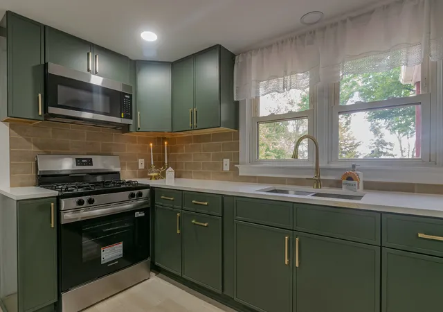 Photo 4 of Single family home for sale at 1826 Leonard Rd, Rockford, IL 61109 | MLS# 12697133 | Listing updated on 2026-08-11