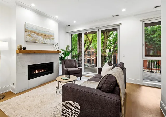 2nd image of 1529 N Hudson Ave #2, Chicago, IL 60610 | MLS# 12697141