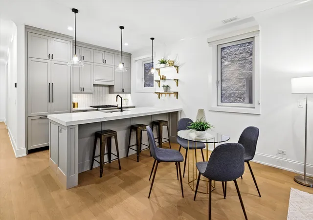 5th image of 1529 N Hudson Ave, Chicago, IL 60610