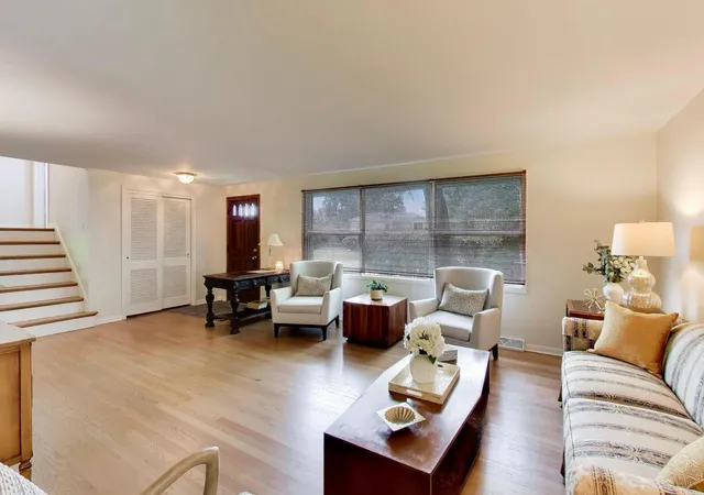 Homes for sale in Glenview, IL | 1115 Pfingsten Rd, Glenview, IL 60025 | MLS# 12697162