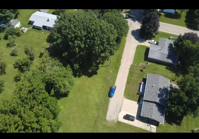 Photo 4 of Single family home for sale at 915 Sunset Dr, Princeton, IL 61356 | MLS# 12697206 | Listing updated on 2026-10-02