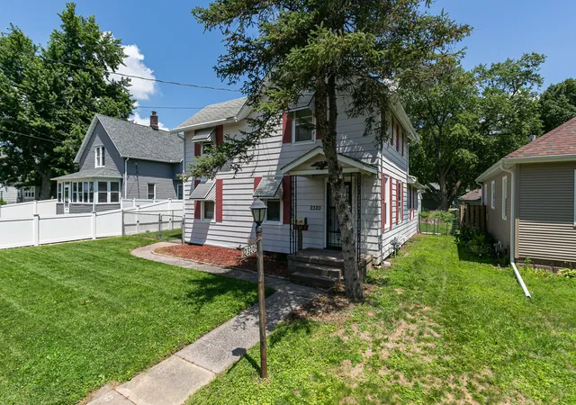 Homes for sale in Moline, IL | 2320 18Th Street A, Moline, IL 61265 | MLS# 12697223