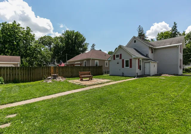 Homes for sale in Moline, IL | 2320 18Th Street A, Moline, IL 61265 | MLS# 12697223