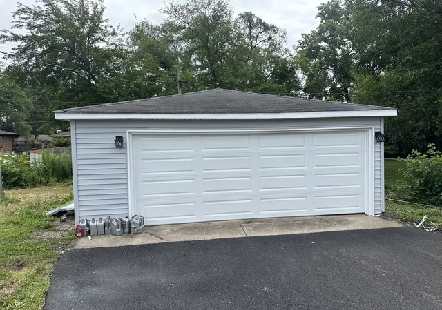 Photo 3 of Single family home for sale at 16219 Sussex Ct, Markham, IL 60428 | MLS# 12697227 | Listing updated on 2026-09-21