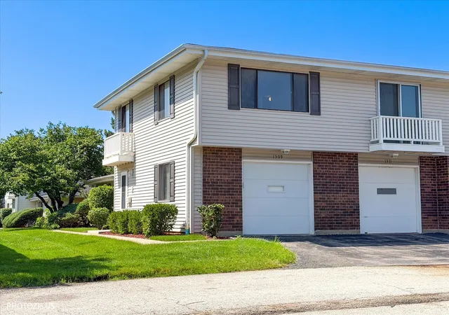 Homes for sale in Schaumburg, IL | 1309 Yarmouth Ct #1309, Schaumburg, IL 60193 | MLS# 12697238