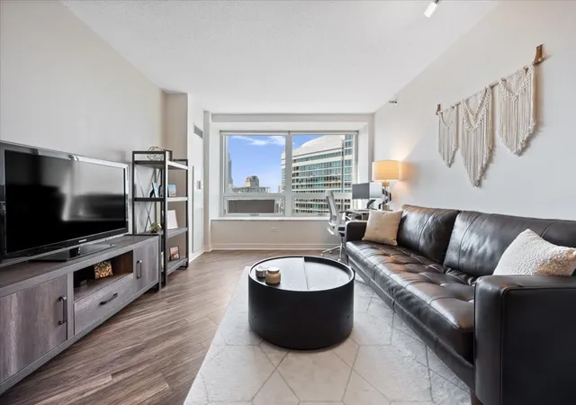 3rd image of 512 N Mcclurg Ct #3812, Chicago, IL 60611 | MLS# 12697245