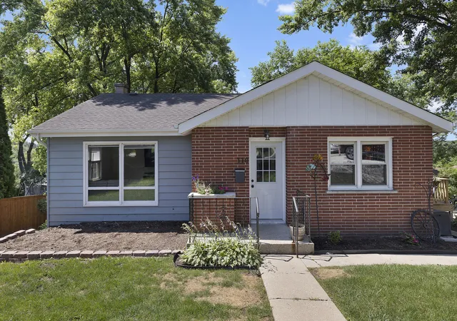 Homes for sale in Antioch, IL | 110 Cheri Ln, Antioch, IL 60002 | MLS# 12697249