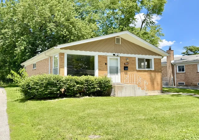 2nd image of 1820 169th St, Hazel Crest, IL 60429 | MLS# 12697252