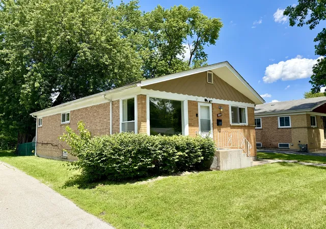3rd image of 1820 169Th St, Hazel Crest, IL 60429 | MLS# 12697252