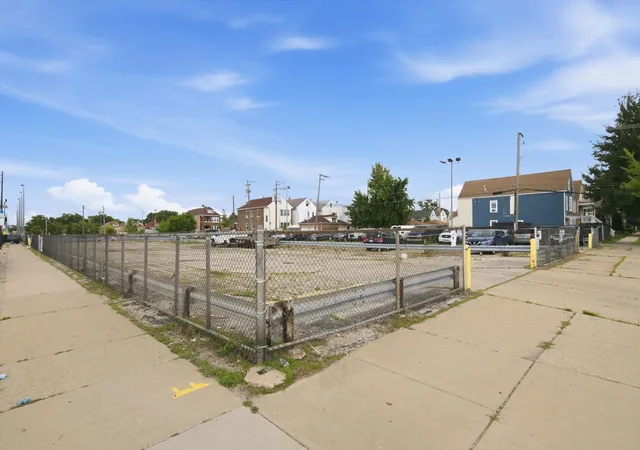 4th image of 5100 S Sacramento Ave, Chicago, IL 60632 | MLS# 12697262