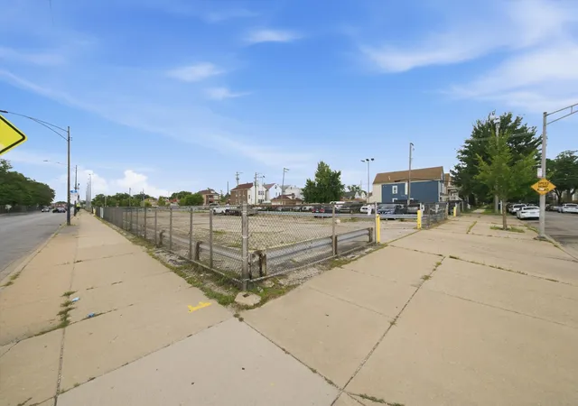 5th image of 5100 S Sacramento Ave, Chicago, IL 60632 | MLS# 12697262