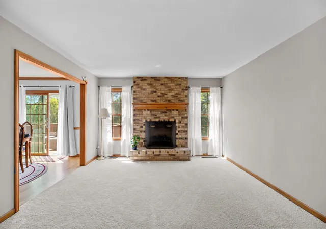 5th image of 27W225 Ash Ct, Winfield, IL 60190 | MLS# 12697272