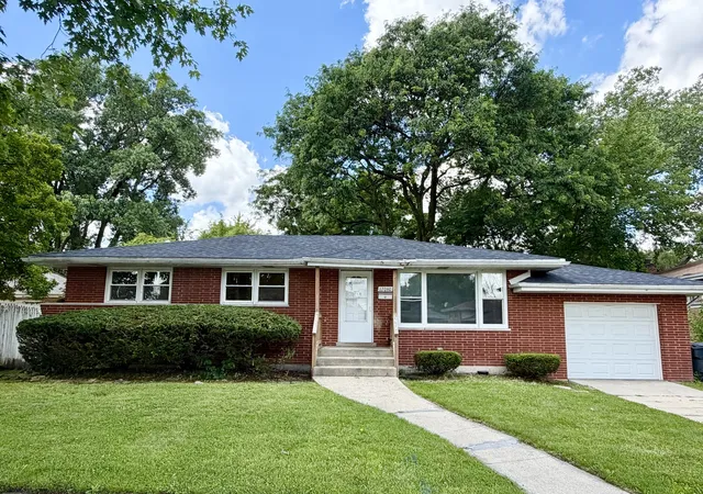 Homes for sale in South Holland, IL | 17060 Wausau Ave, South Holland, IL 60473 | MLS# 12697287