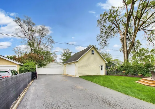 Homes for sale in Elmhurst, IL | 817 S Spring Rd, Elmhurst, IL 60126 | MLS# 12697330