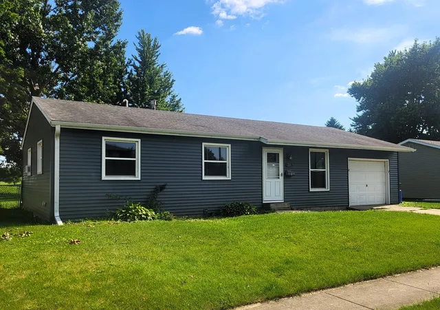 Homes for sale in Rochelle, IL | 936 Avenue E, Rochelle, IL 61068 | MLS# 12697332