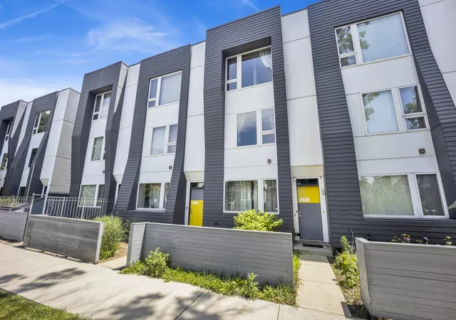 Homes for sale in Chicago, IL | 2639 N Hamlin Ave, Chicago, IL 60647 | MLS# 12697333