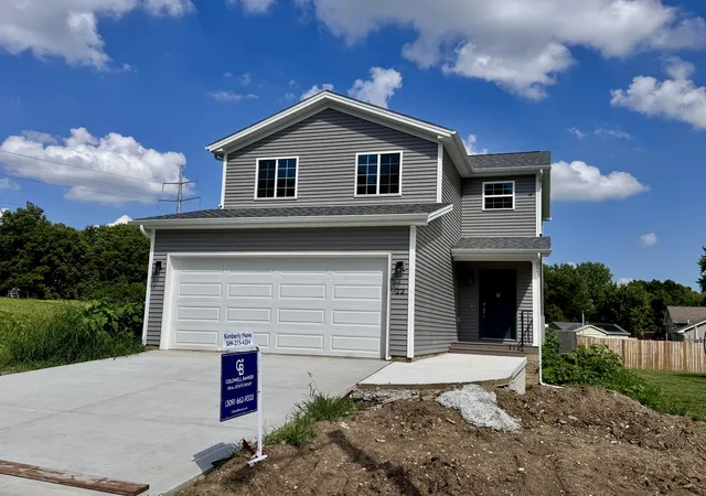 Homes for sale in Bloomington, IL | 22 Richwood Trl, Bloomington, IL 61701 | MLS# 12697342