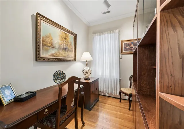 Homes for sale in Chicago, IL | 5725 N Sacramento Ave N, Chicago, IL 60659 | MLS# 12697350