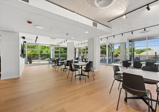 2nd image of 4250 N Marine Drive, Chicago, IL 60613 | Houzeo