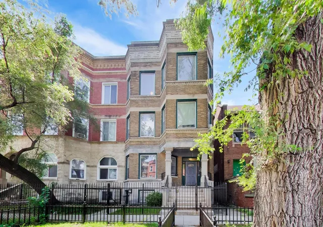 Homes for sale in Chicago, IL | 5714 S Prairie Ave, Chicago, IL 60637 | MLS# 12697364