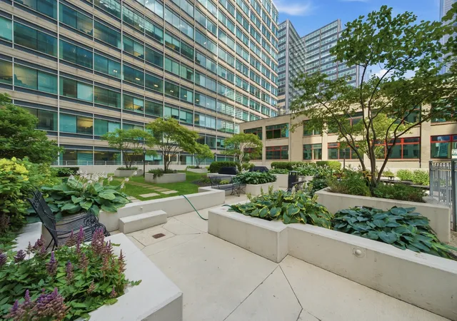 Homes for sale in Chicago, IL | 125 S Jefferson St #1904, Chicago, IL 60661 | MLS# 12697378