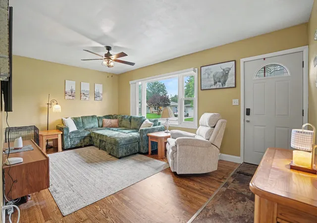 Homes for sale in East Moline, IL | 430 27Th Ave, East Moline, IL 61244 | MLS# 12697396