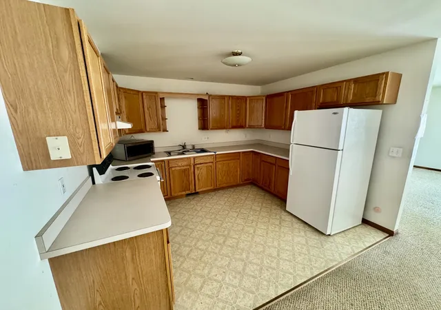 Homes for sale in North Aurora, IL | 38 Silver Trl, North Aurora, IL 60542 | MLS# 12697402