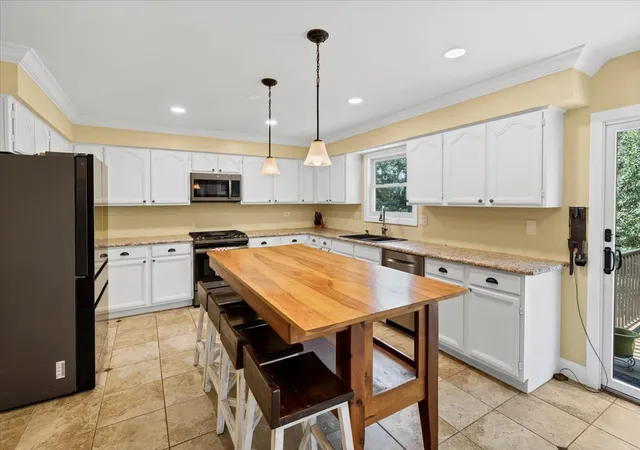 5th image of 2135 Hamilton Dr, West Dundee, IL 60118 | MLS# 12697410