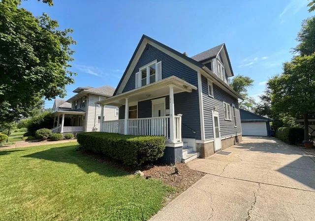 Homes for sale in Elgin, IL | 26 Monroe Ave, Elgin, IL 60123 | MLS# 12697411