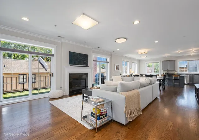 Homes for sale in Chicago, IL | 1453 W Irving Park Rd, Chicago, IL 60613