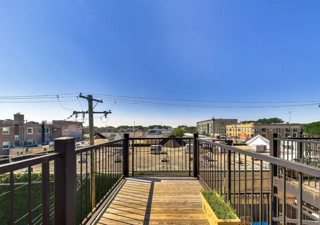 2nd image of 4821 N Kimball Ave, Chicago, IL 60625