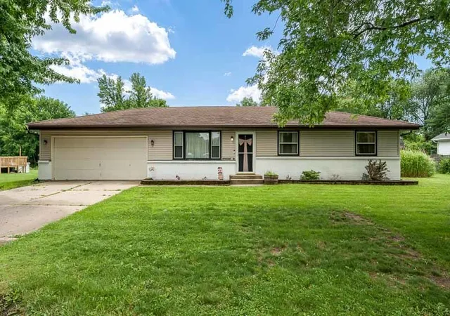 Homes for sale in Machesney Park, IL | 819 Greglynn St, Machesney Park, IL 61115 | MLS# 12697475