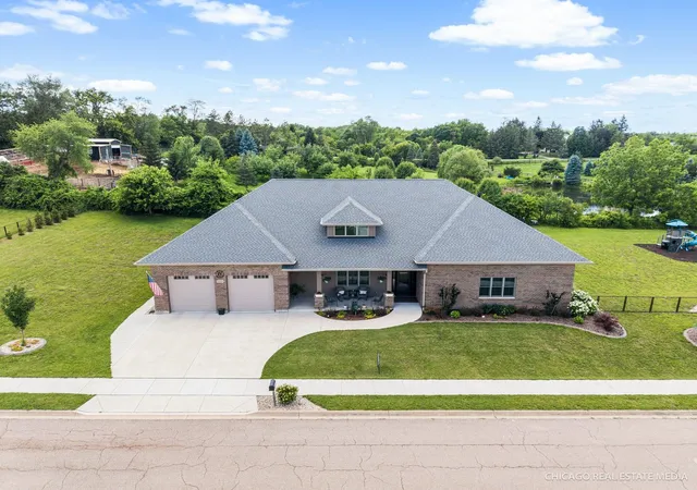 Homes for sale in Marengo, IL | 1210 Stonegate Dr, Marengo, IL 60152 | MLS# 12697486