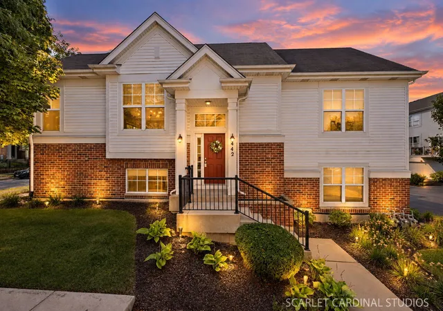 Townhouse for sale at 442 Plaza Pl, Aurora, IL 60504 | MLS# 12697491
