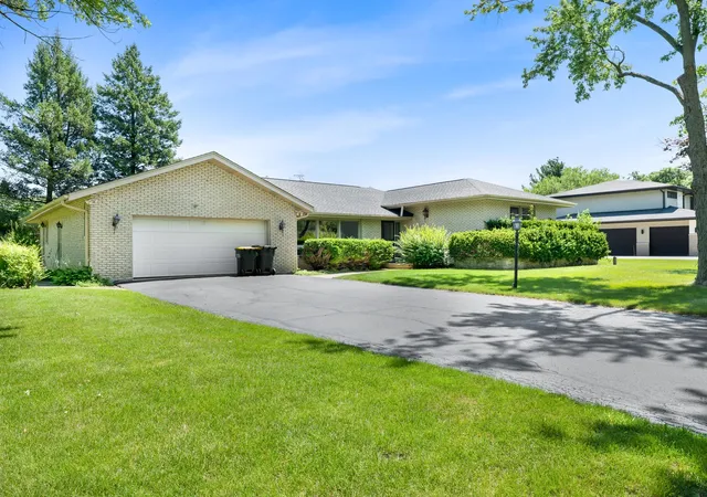 Homes for sale in Prospect Heights, IL | 15 E Leon Ln, Prospect Heights, IL 60070 | MLS# 12697515